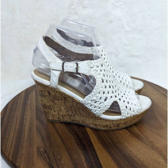 NWOT So Women’s 7.5 White Taffy Canvas Wedge Open Toe Sandals Heels - Picture 6 of 11